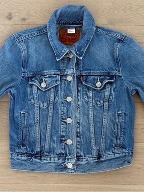 Levi's Womans Vintage Faded Soft Light Blue Denim Jacket (S)